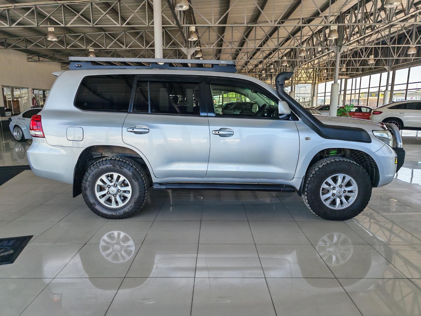 Toyota Land Cruiser 200 4.7 V8 VX AAG Motors