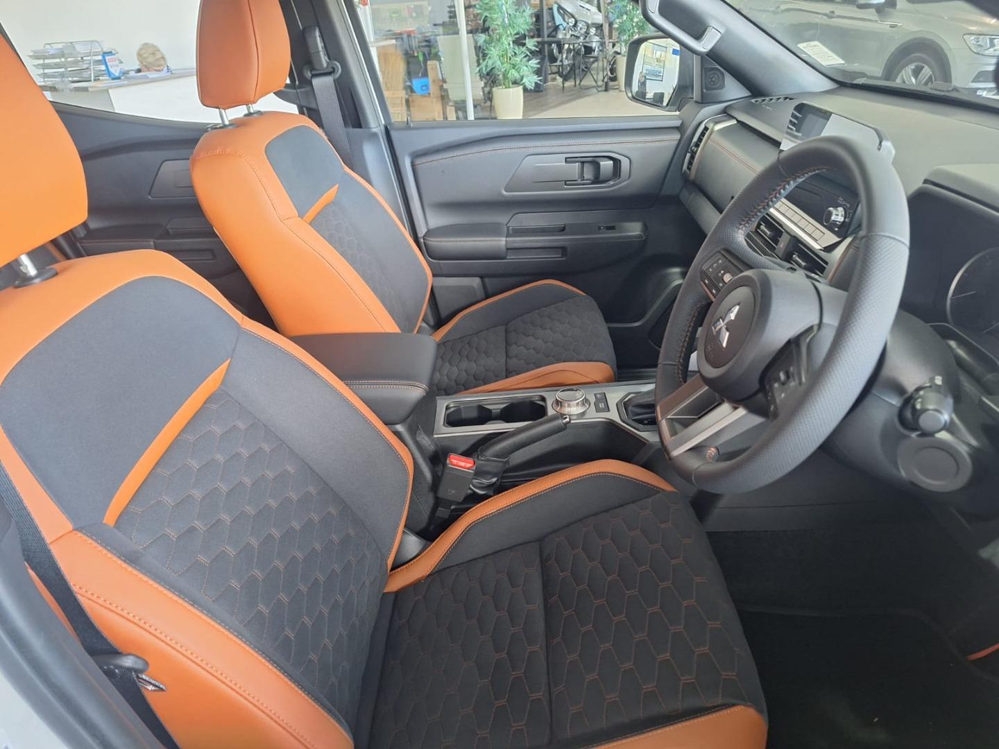 Mitsubishi Triton 2.4DI-D Bi-Turbo Double Cab 4x4 Zelco Motors