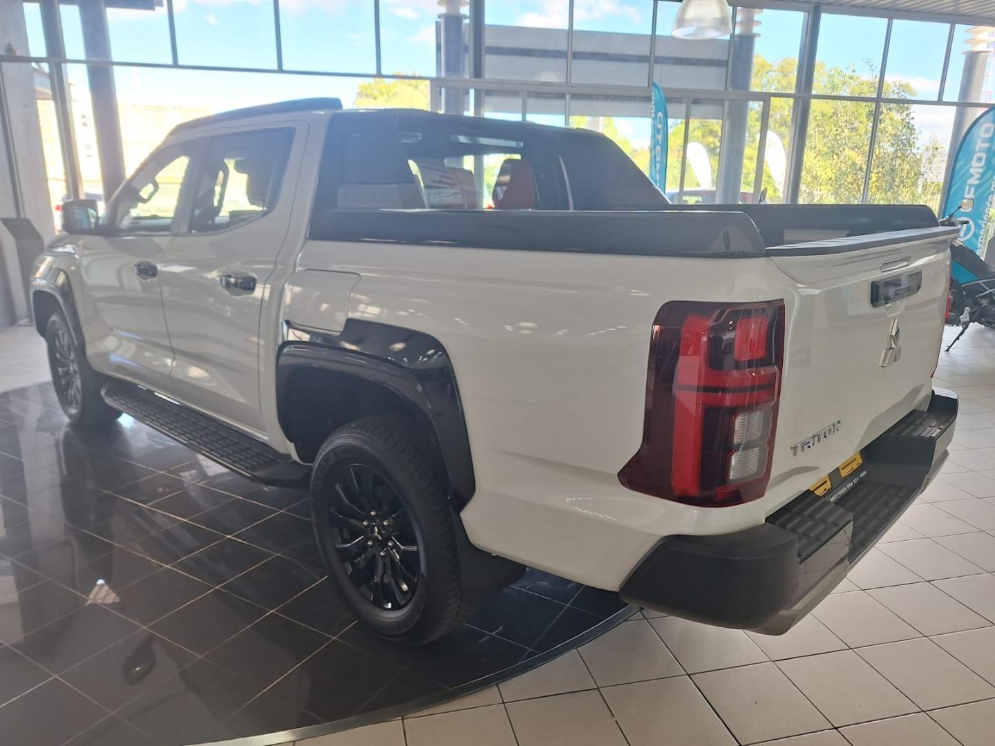 Mitsubishi Triton 2.4DI-D Bi-Turbo Double Cab 4x4 Zelco Motors