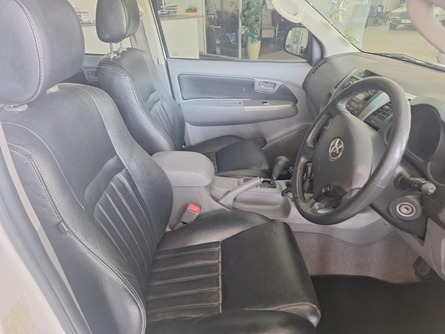 Toyota Hilux 3.0D-4D Double Cab 4x4 Raider Auto Zelco Motors