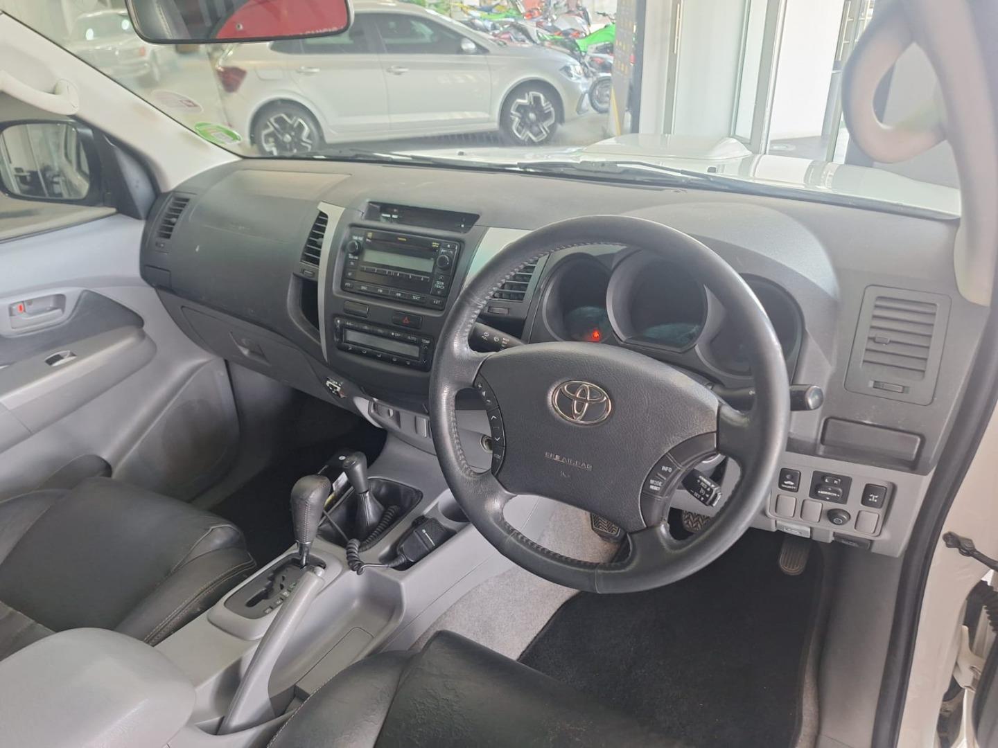 Toyota Hilux 3.0D-4D Double Cab 4x4 Raider Auto Zelco Motors
