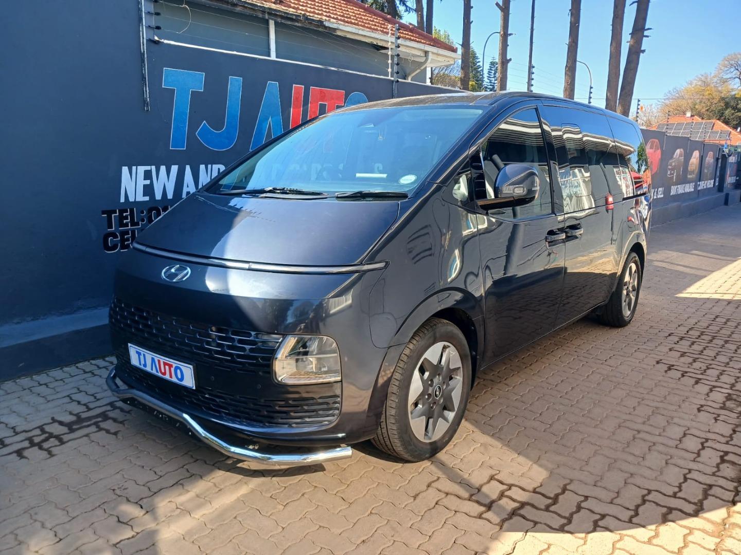 2023 Hyundai Staria 2.2D Elite 9-seater