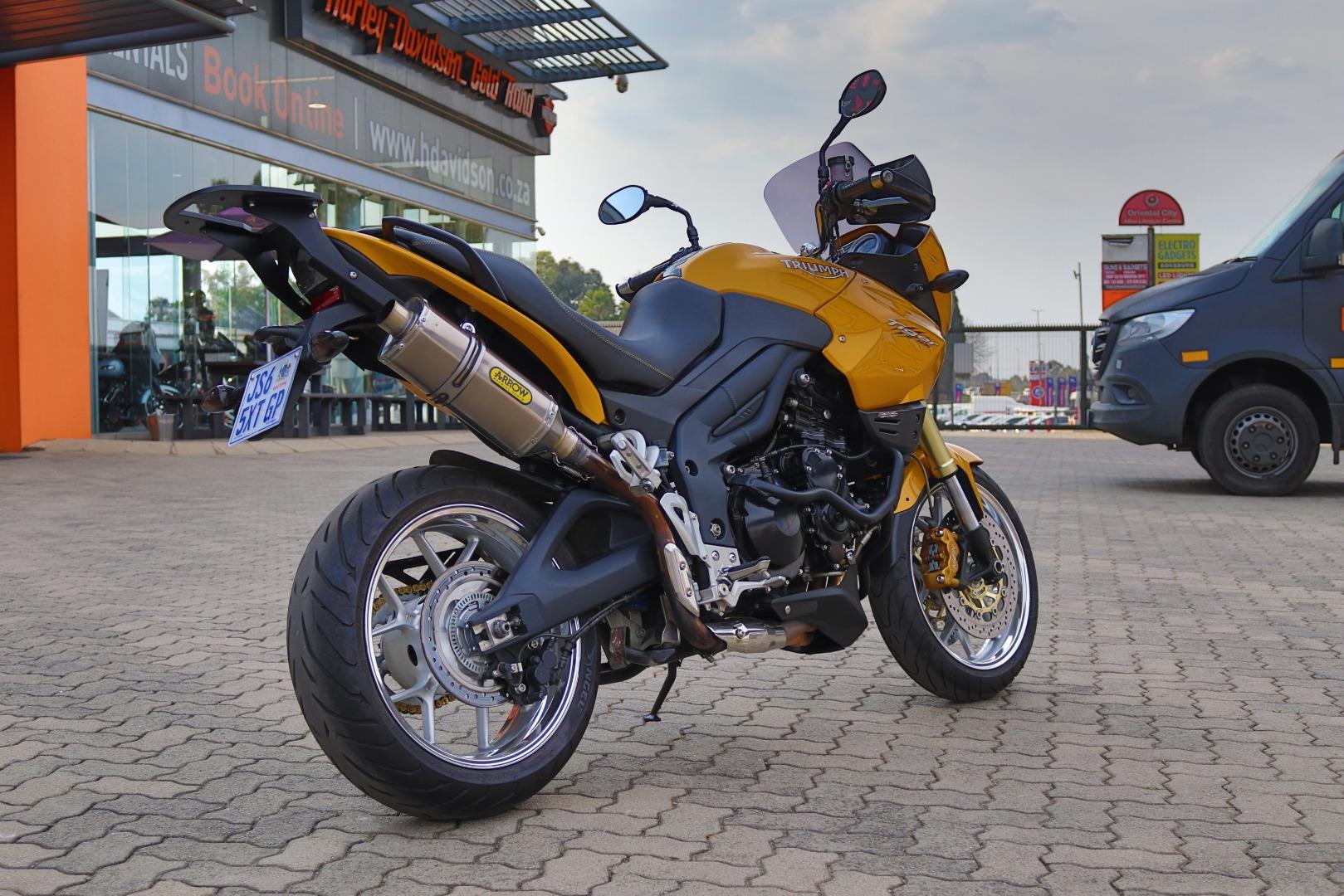 Triumph Tiger 1050 Harley Davidson Gold Rand