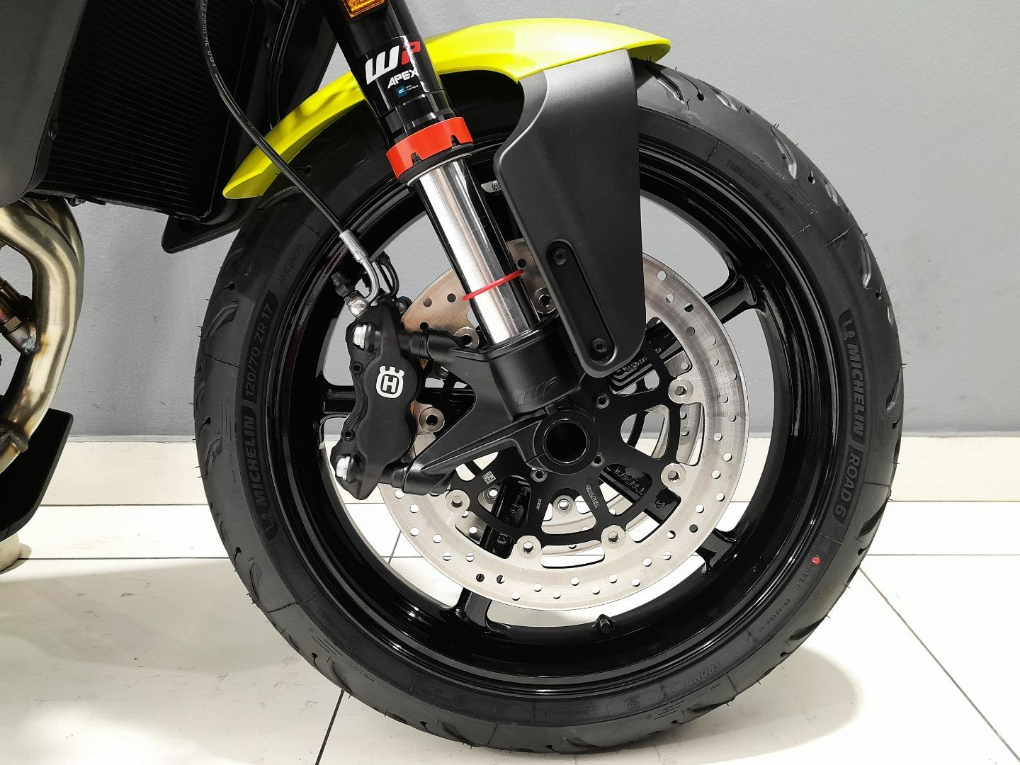Husqvarna SVARTPILEN 801