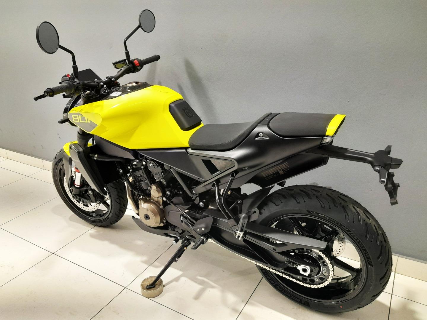 Husqvarna SVARTPILEN 801