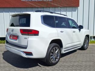 2023 Toyota Land Cruiser 300 3.5T ZX for sale