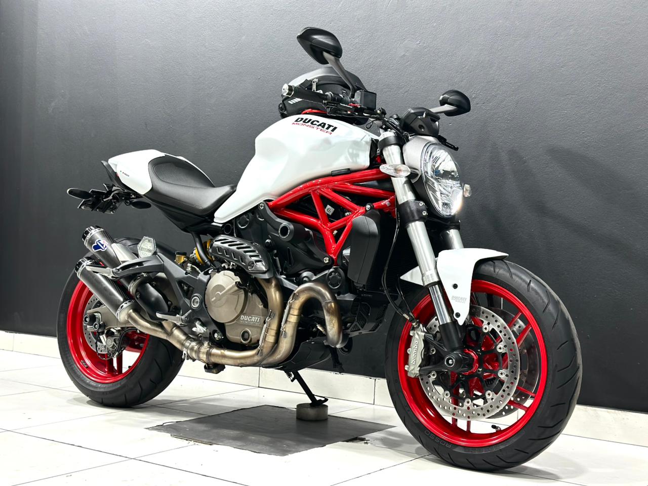 Ducati MONSTER 821