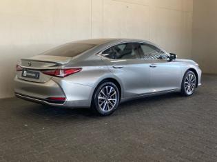 2025 Lexus ES 300h EX for sale
