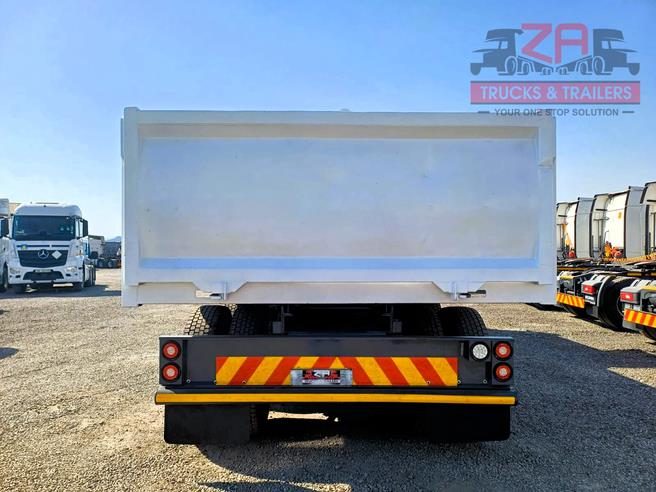 Iveco TRAKKER 440 10 CUBE TIPPER *BARGAIN DEAL! Za Trucks and Trailers