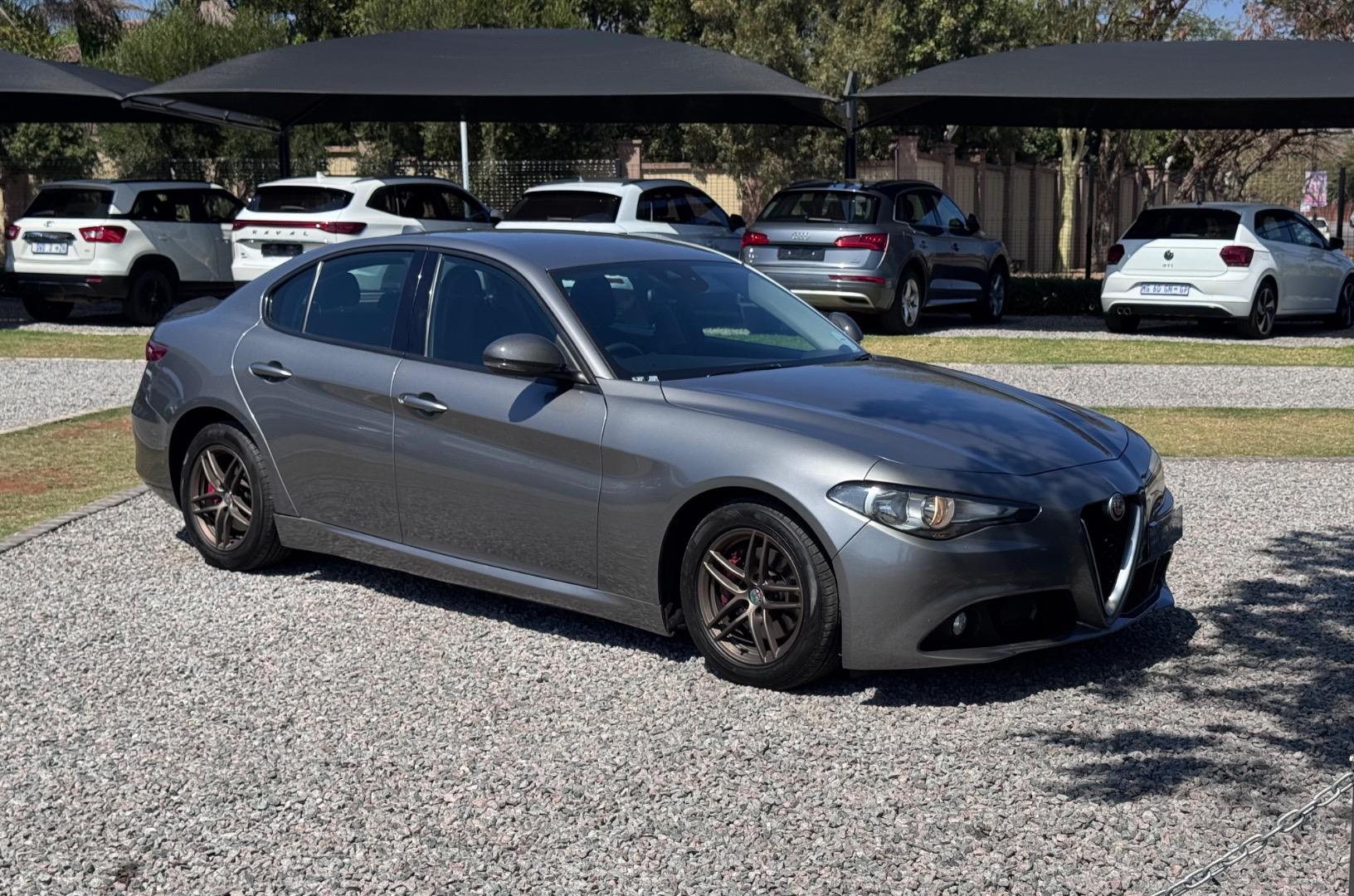 Alfa Romeo Giulia 2.0T Fourbuy Cedar Lakes