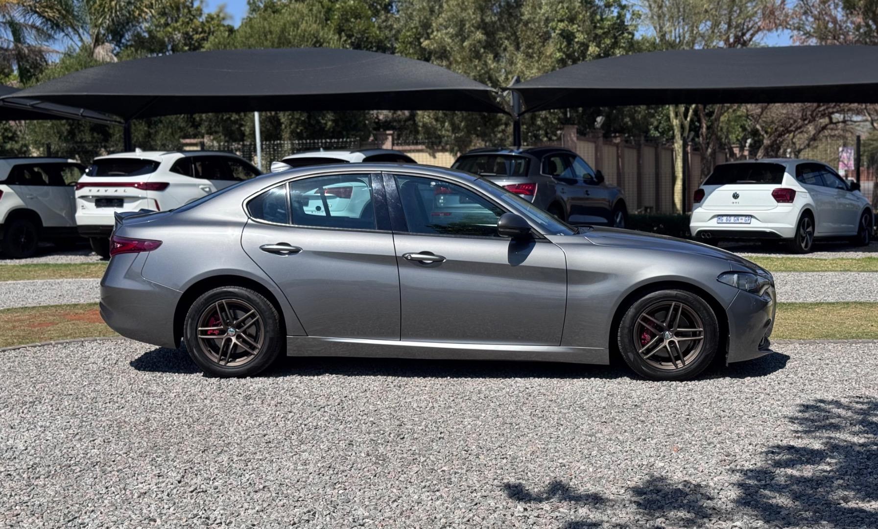 Alfa Romeo Giulia 2.0T Fourbuy Cedar Lakes