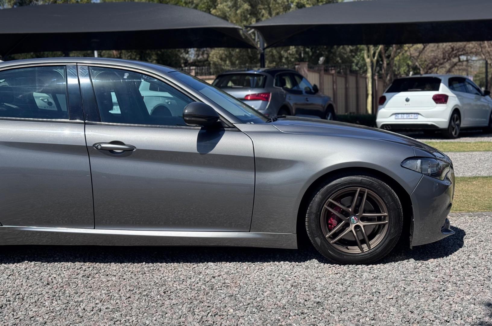 Alfa Romeo Giulia 2.0T Fourbuy Cedar Lakes