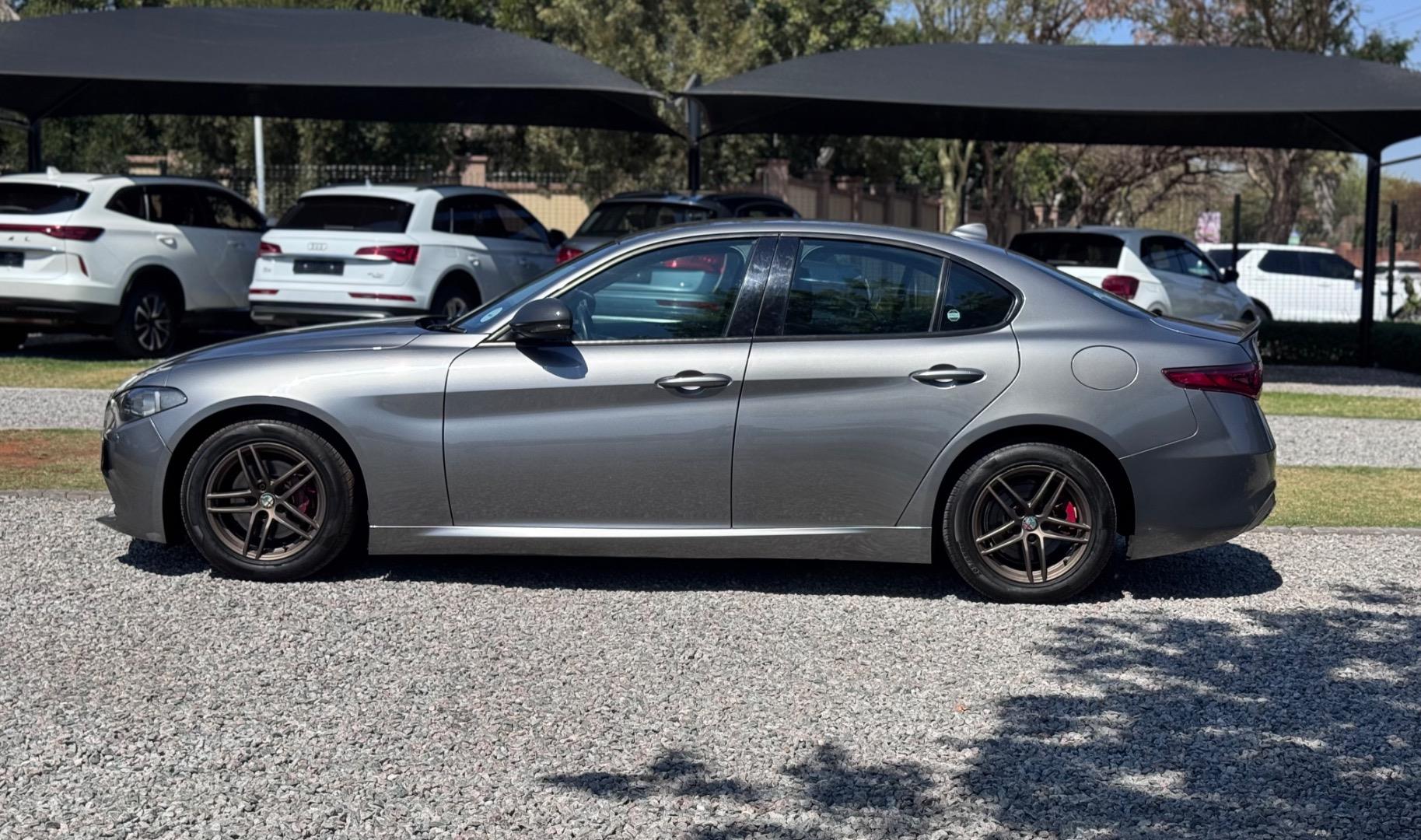 Alfa Romeo Giulia 2.0T Fourbuy Cedar Lakes