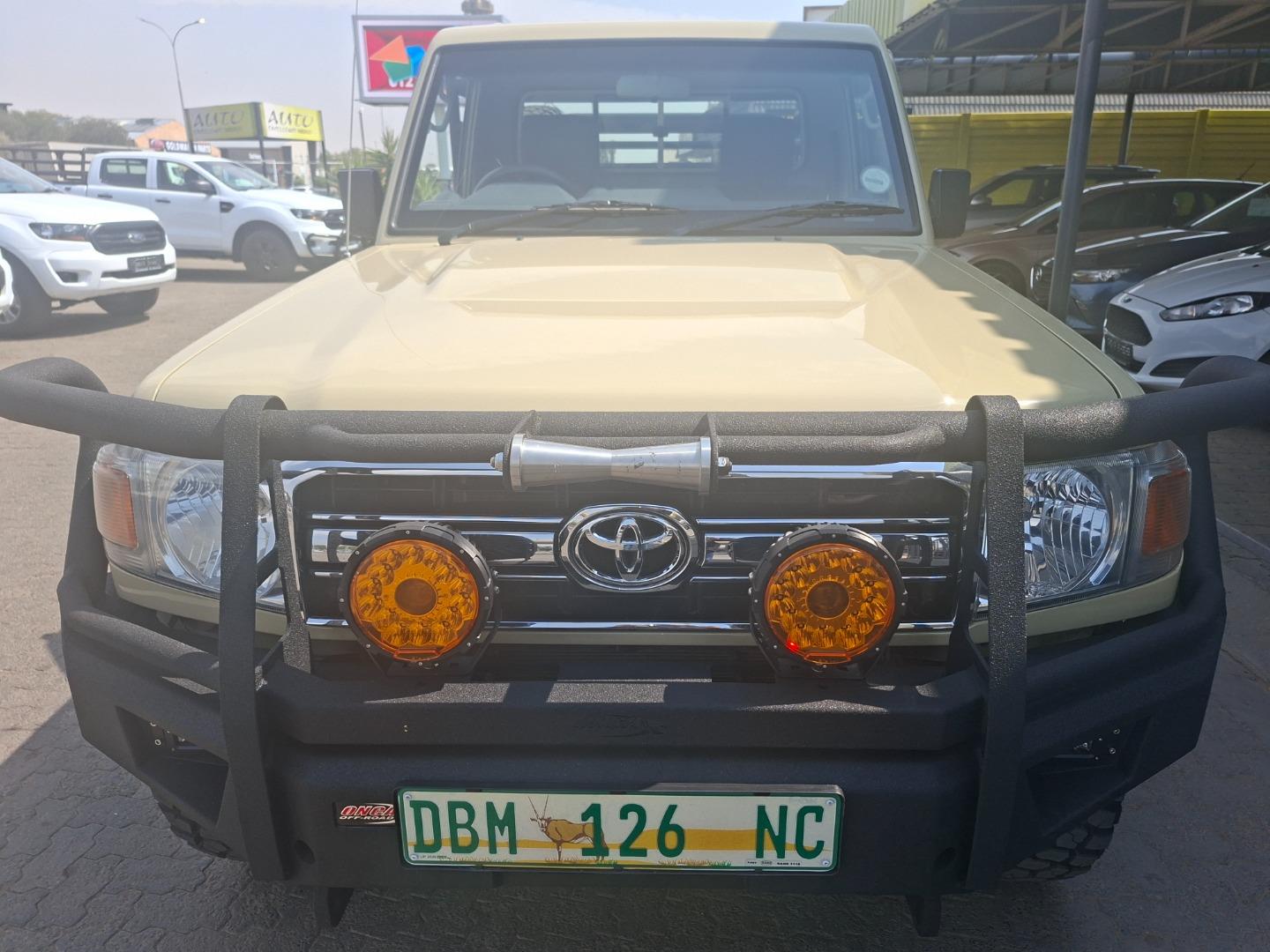 2023 Toyota Land Cruiser 79 4.0 V6 for sale