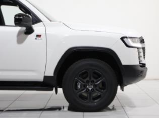 2026 Toyota Land Cruiser 300 3.5T HEV ZX for sale