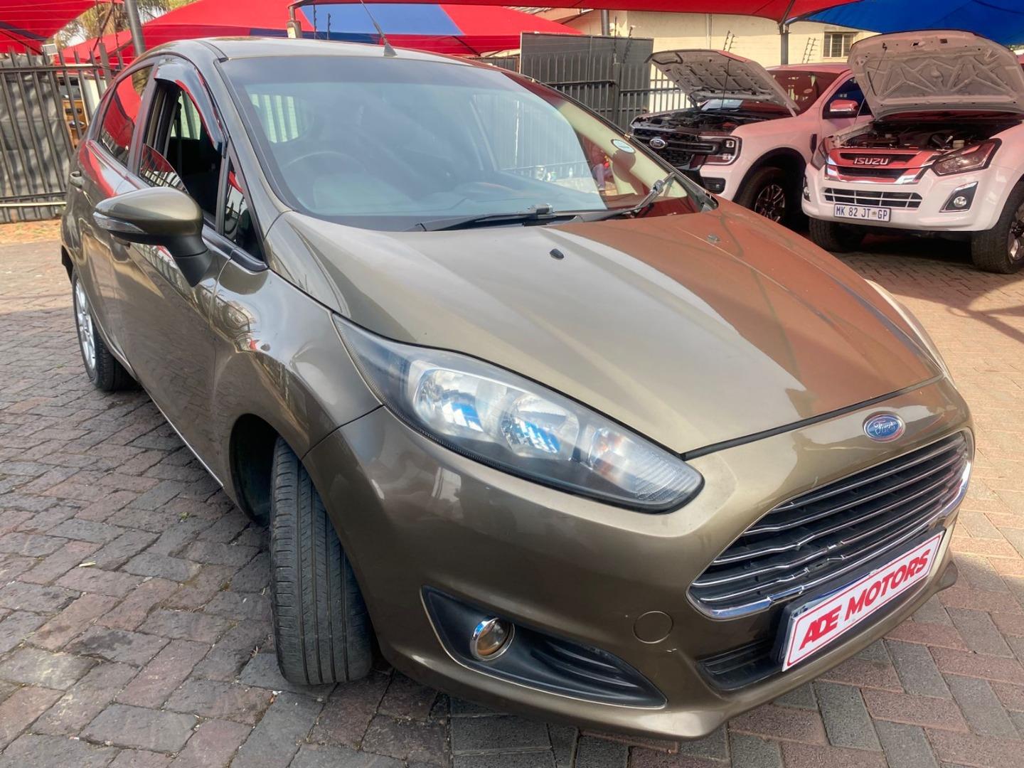 2013 Ford Fiesta 5-Door 1.0T Titanium