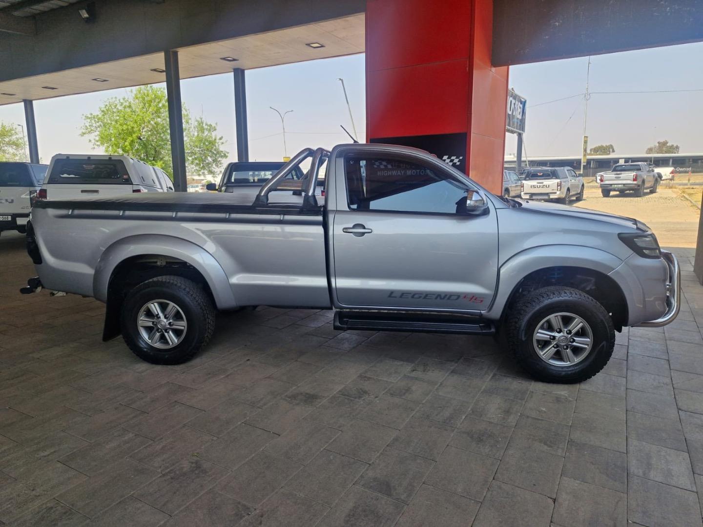 Toyota Hilux 2.7 Raider Legend 45 Highway Motors Klerksdorp (Pty) Ltd 1