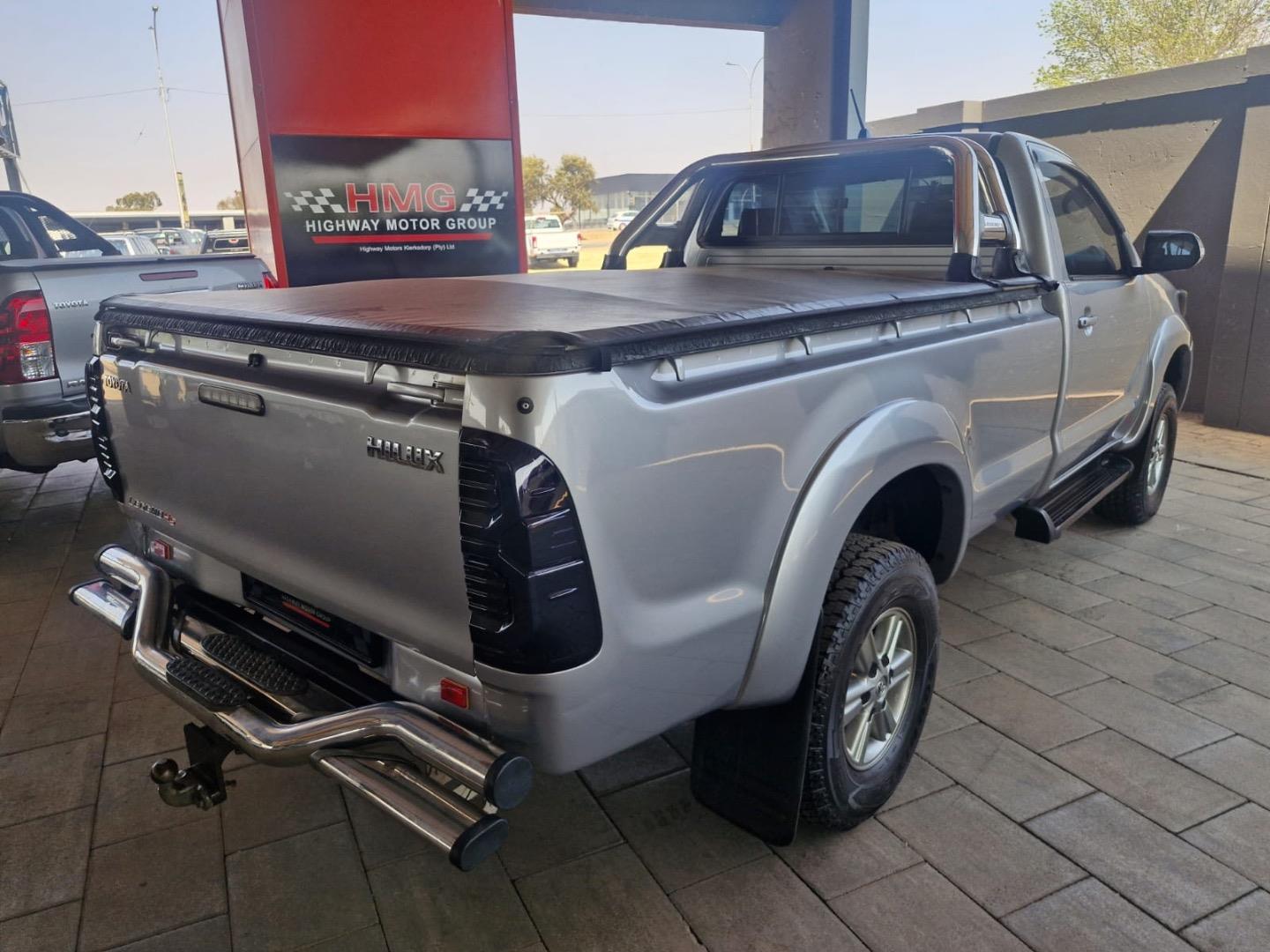 Toyota Hilux 2.7 Raider Legend 45 Highway Motors Klerksdorp (Pty) Ltd 1
