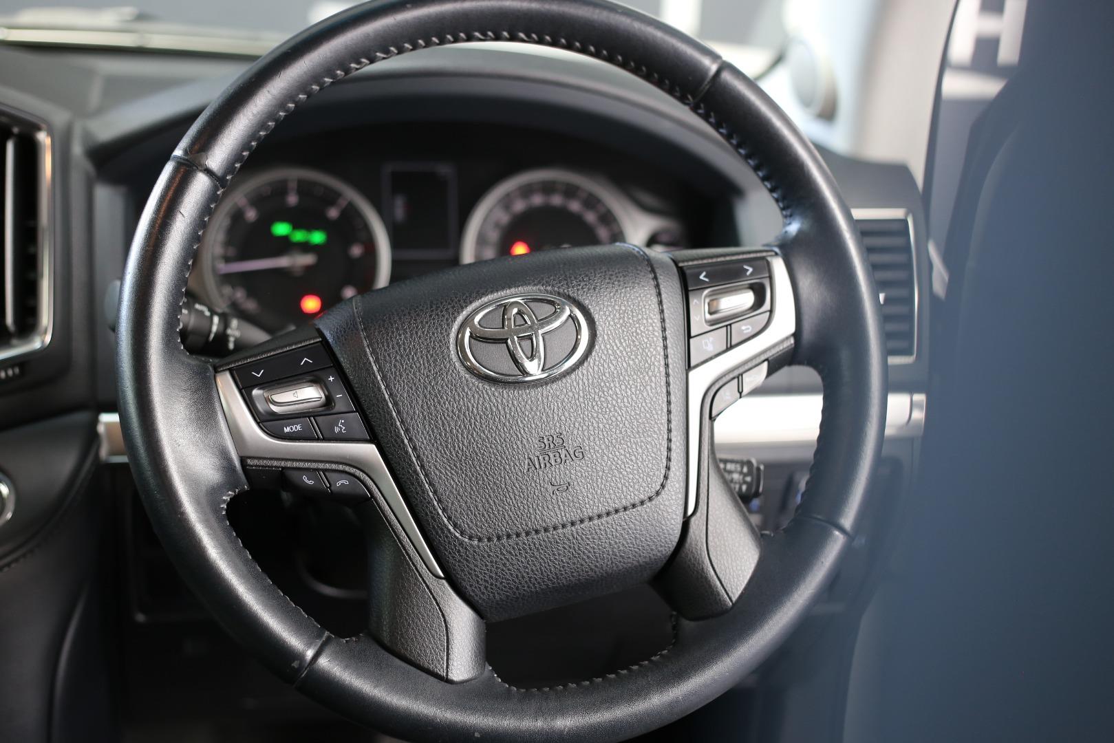 Toyota Land Cruiser 200 4.5D-4D V8 VX-R Toyz Autohouse Umhlanga