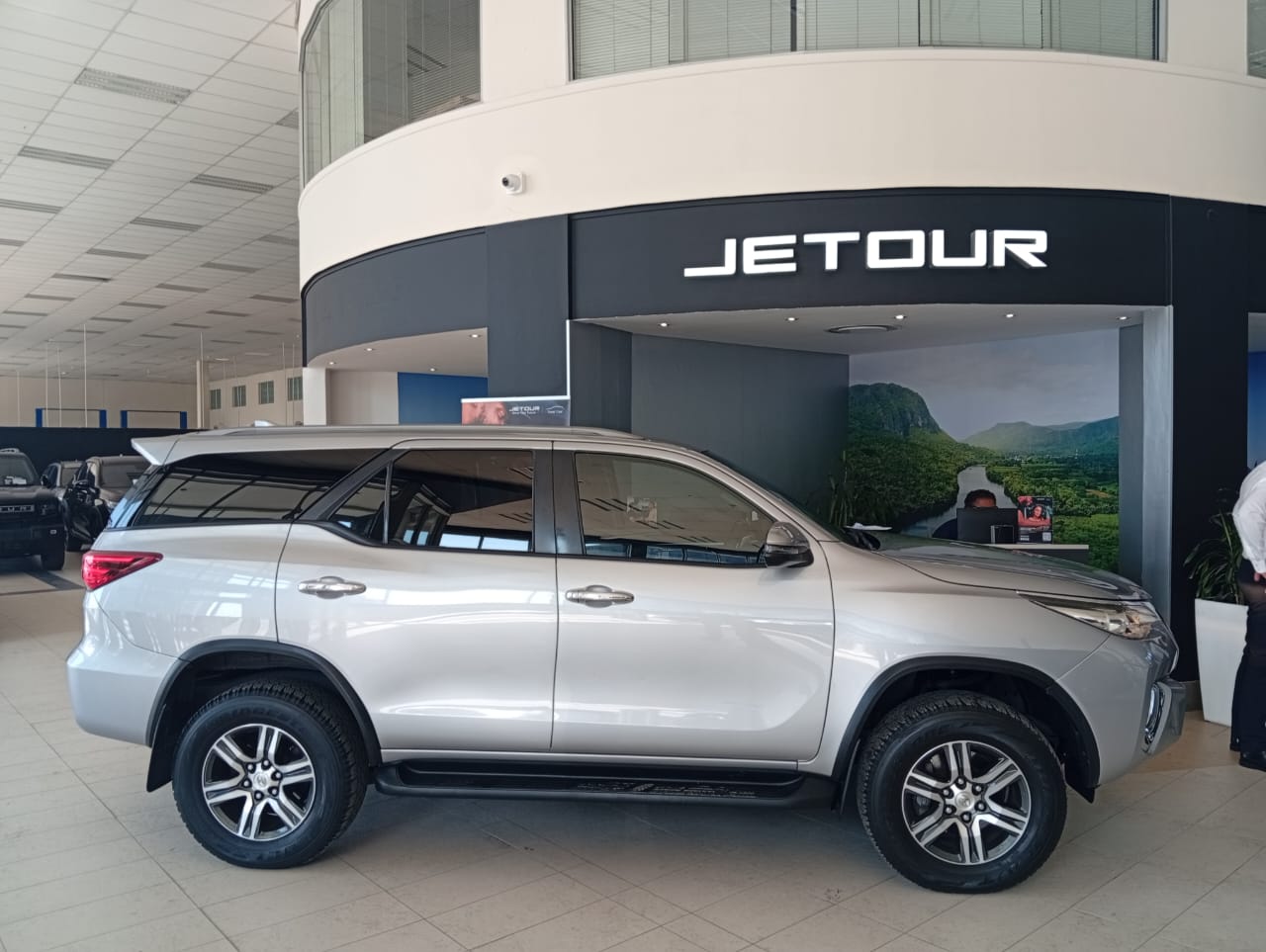Toyota Fortuner 2.4GD-6 4x4 Auto SMG Jetour Harbour Arch