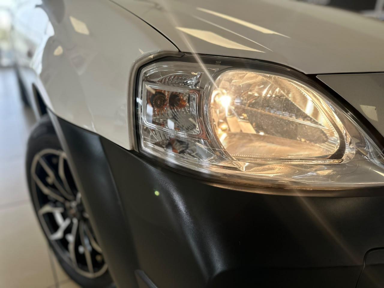 Nissan NP200 1.6i (Aircon) Safety Pack Mazda and Isuzu Woodmead