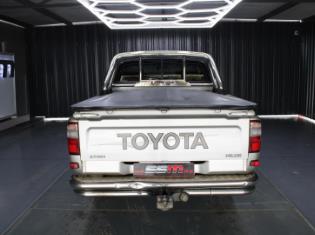 2004 Toyota Hilux 2700i Raider for sale