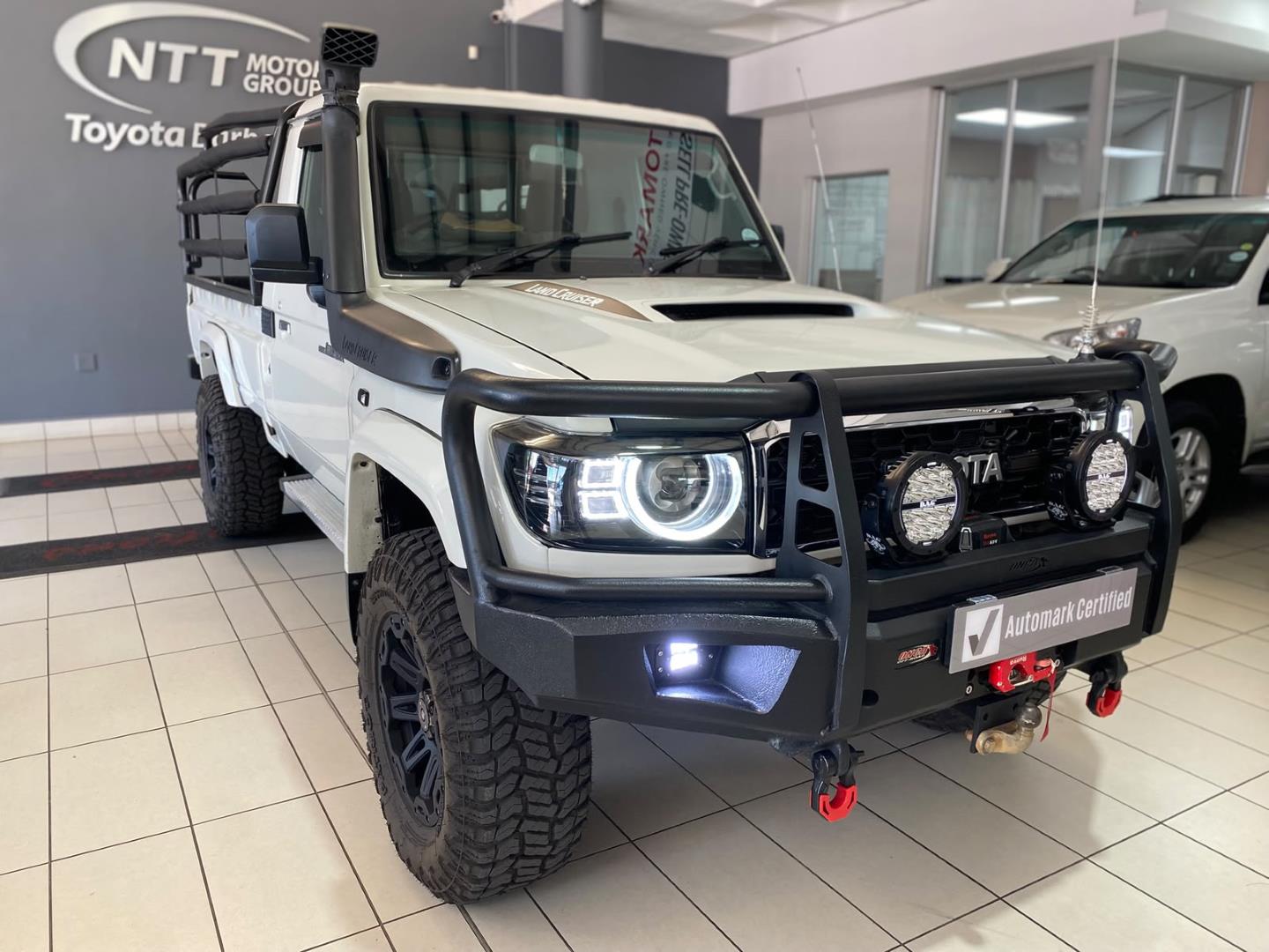 2016 Toyota Land Cruiser 79 4.5D-4D LX V8 for sale