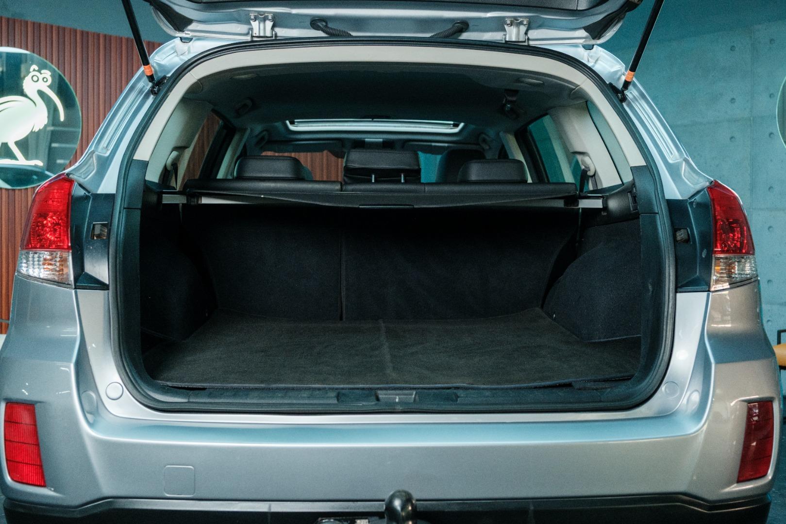 Subaru Outback 2.5i-S Premium Mad Cars