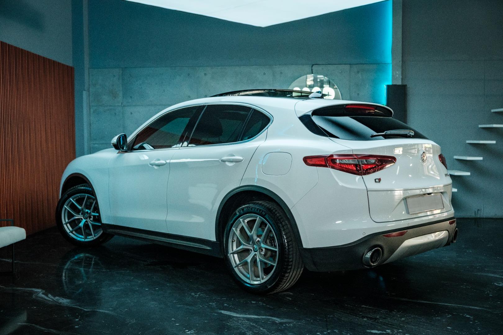 Alfa Romeo Stelvio 2.0T First Edition Q4 Mad Cars