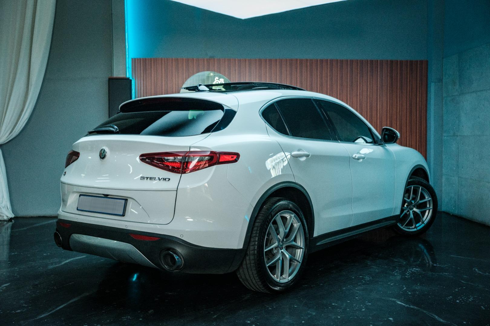 Alfa Romeo Stelvio 2.0T First Edition Q4 Mad Cars