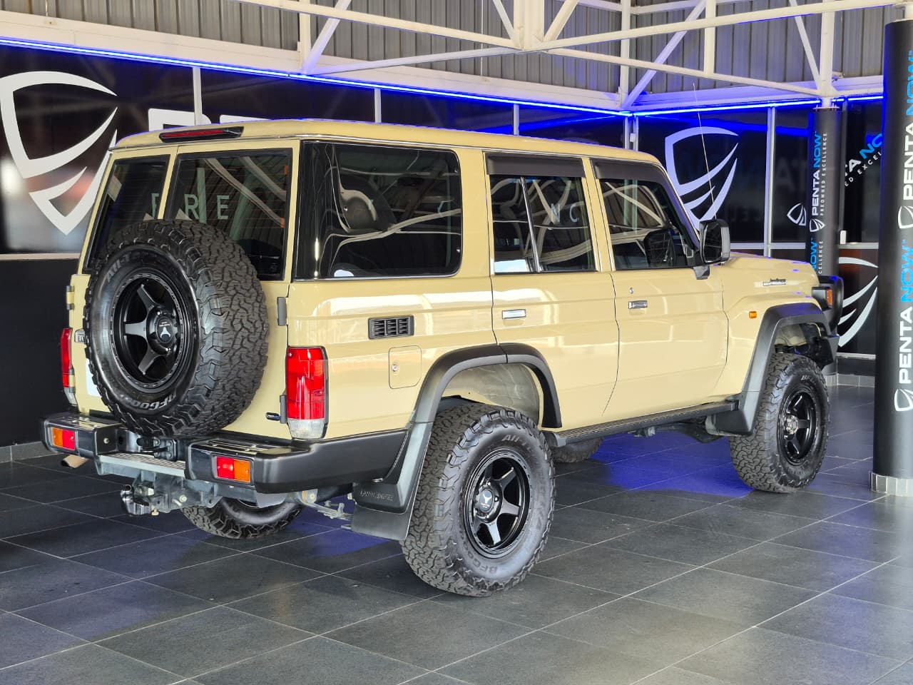 Toyota Land Cruiser 76 2.8GD-6 Station Wagon Penta Now Centurion