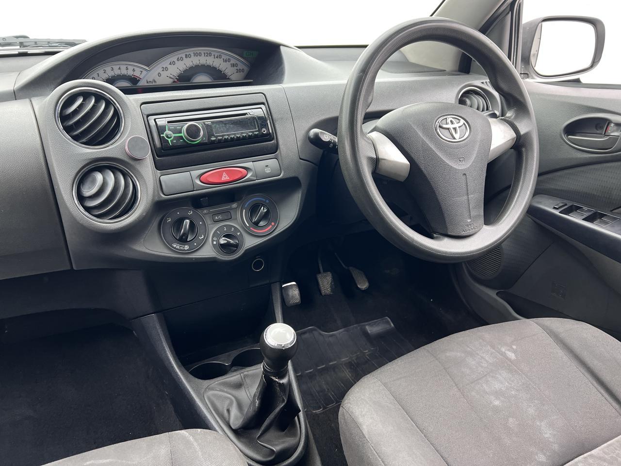 Toyota Etios Hatch 1.5 Xs EBK 19 Main Road
