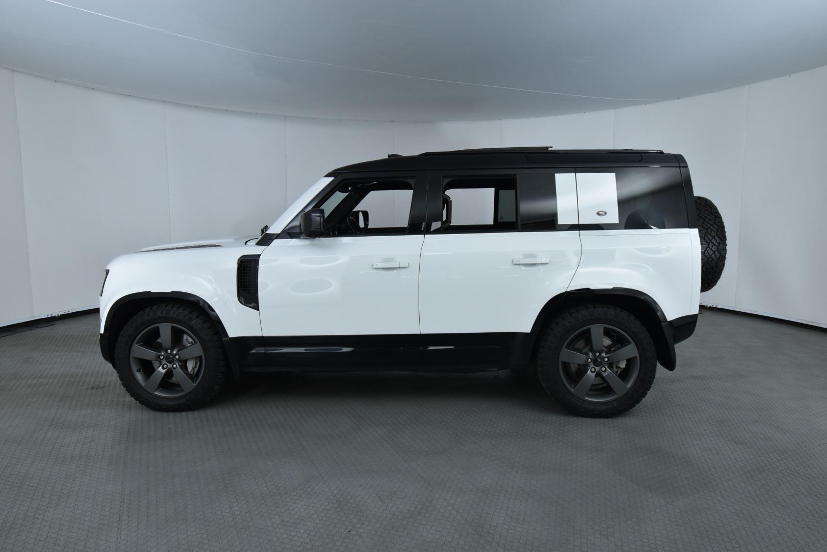 Land Rover Defender 110 D300 X-Dynamic HSE Jaguar Land Rover Centurion