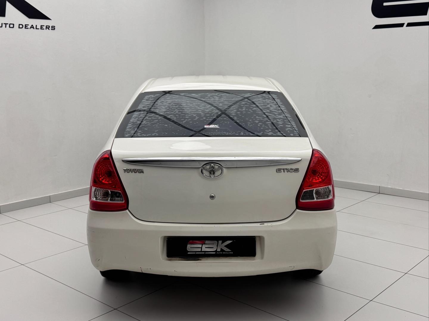Toyota Etios Sedan 1.5 Xi EBK Main Street