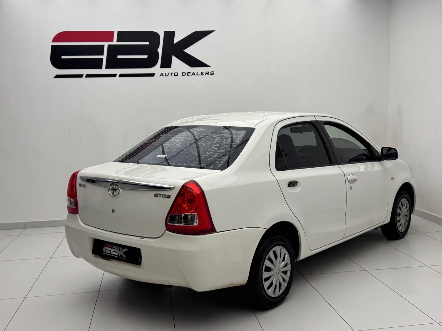 Toyota Etios Sedan 1.5 Xi EBK Main Street