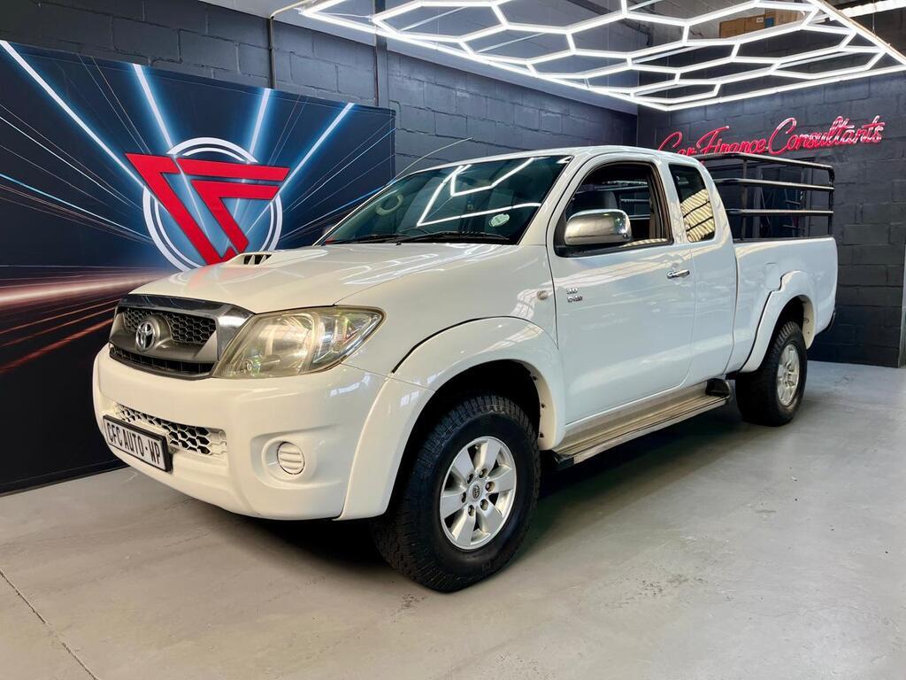 Toyota Hilux 3.0D-4D Xtra Cab 4x4 Raider Car Finance Consultants