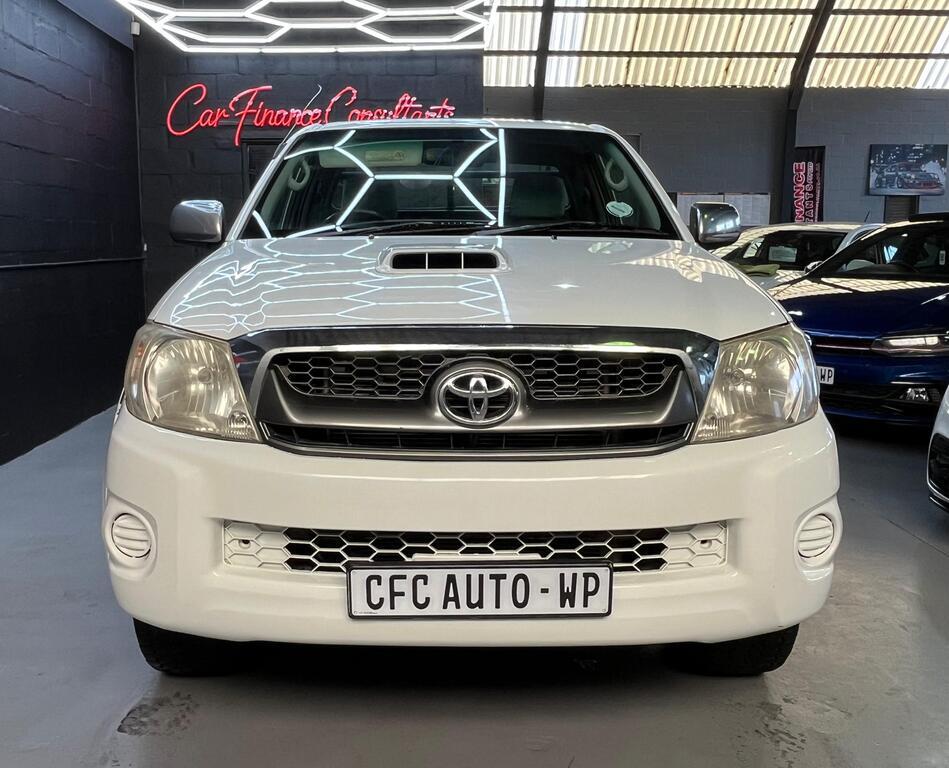 Toyota Hilux 3.0D-4D Xtra Cab 4x4 Raider Car Finance Consultants