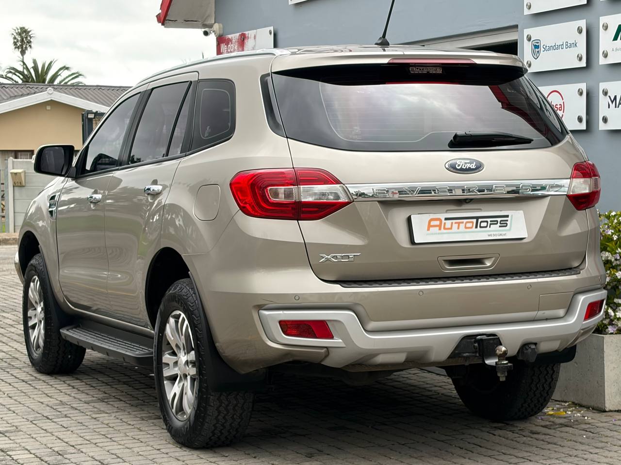 Ford Everest 2.2TDCi XLT Auto Autotops