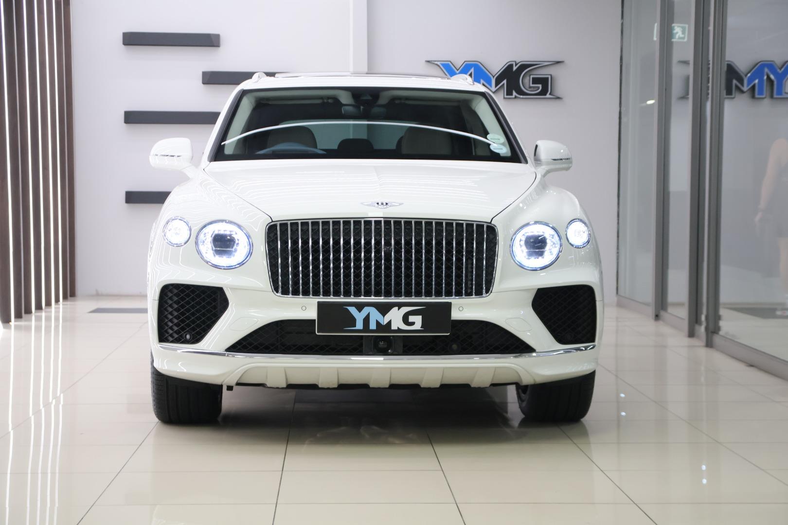 Bentley Bentayga V8 A Yas Marina Auto