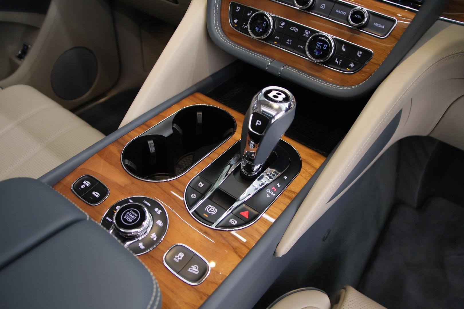 Bentley Bentayga V8 A Yas Marina Auto