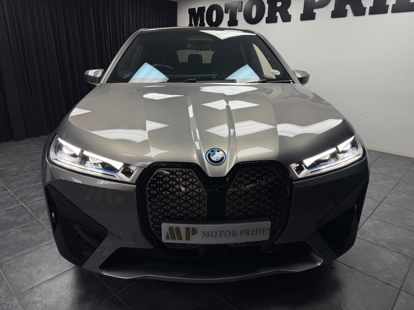 BMW iX xDrive50 Motor Pride