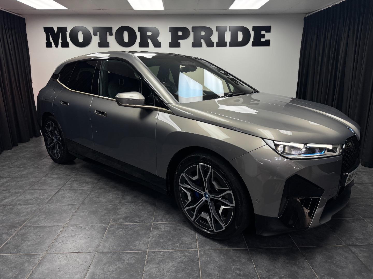 BMW iX xDrive50 Motor Pride