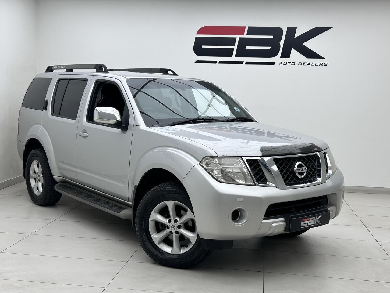 Nissan Pathfinder 2.5dCi LE Ebk Auto Dealers LA Rochelle
