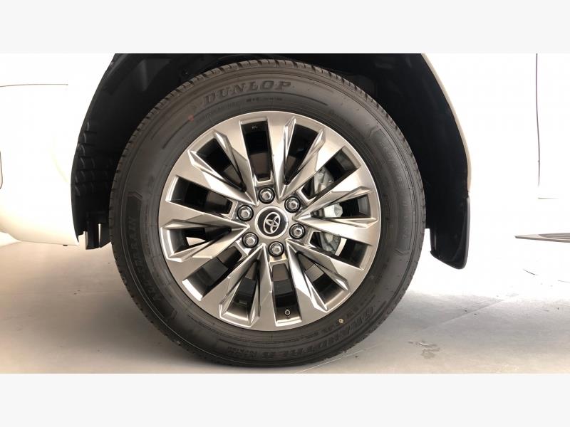Toyota Land Cruiser 300 3.5T HEV ZX Halfway Toyota Fourways New Cars