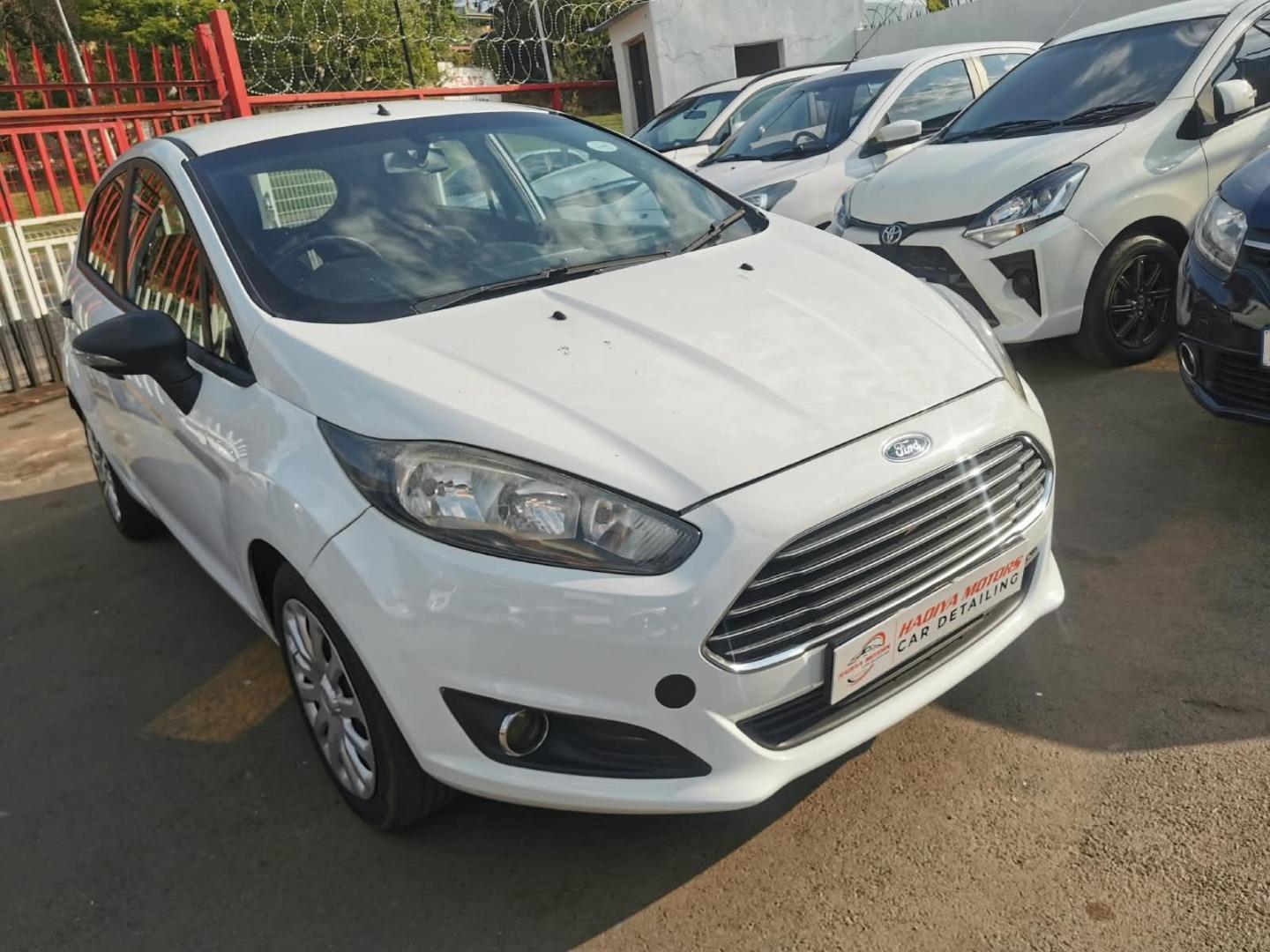 2017 Ford Fiesta 5-Door 1.0T Ambiente