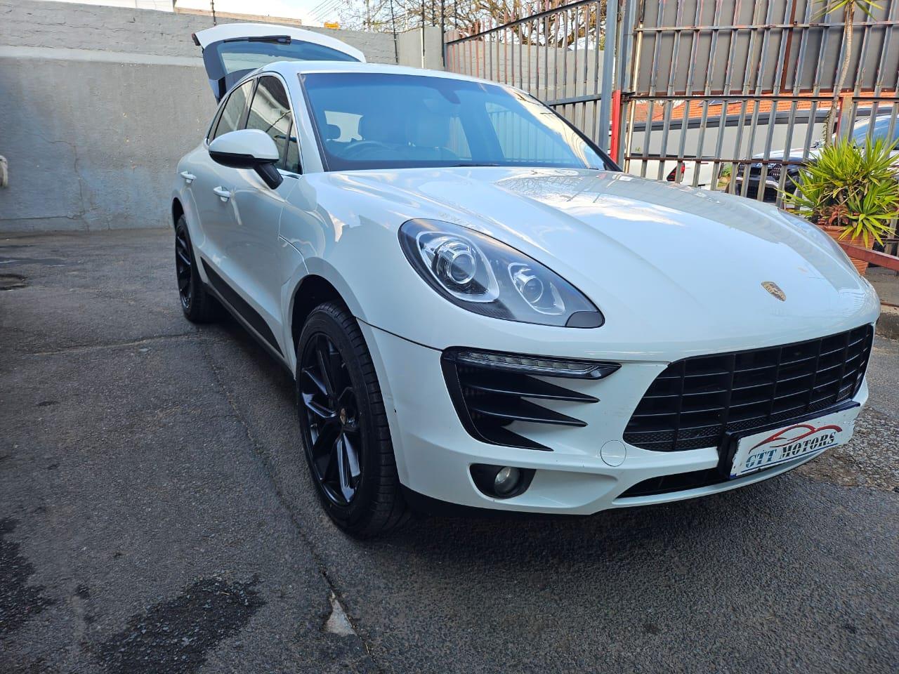 2016 Porsche Macan S