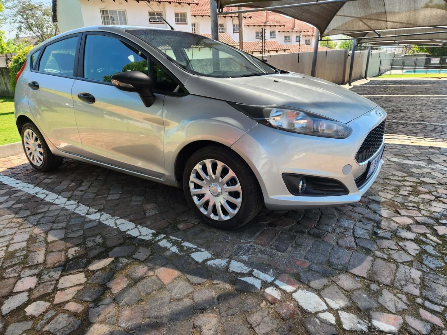 2015 Ford Fiesta 5-door 1.4 Ambiente