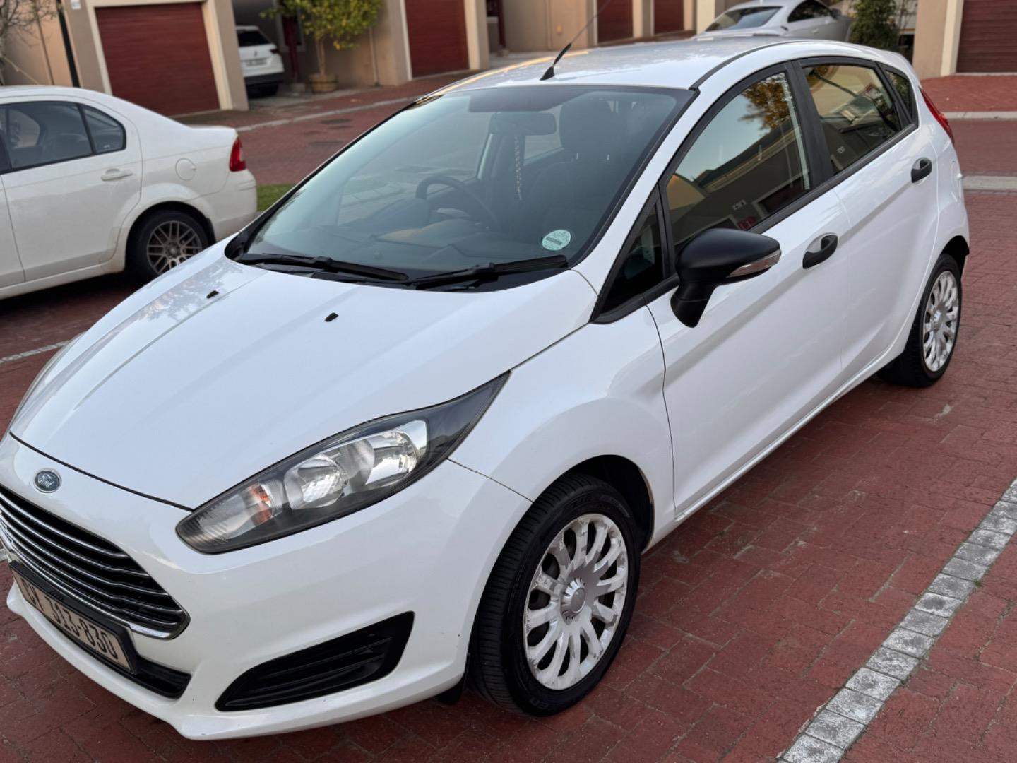 2014 Ford Fiesta 5-Door 1.4 Ambiente (Aircon+Audio)
