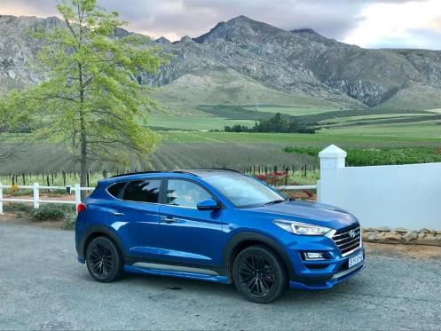 How to replace the car battery on a Hyundai Tucson 