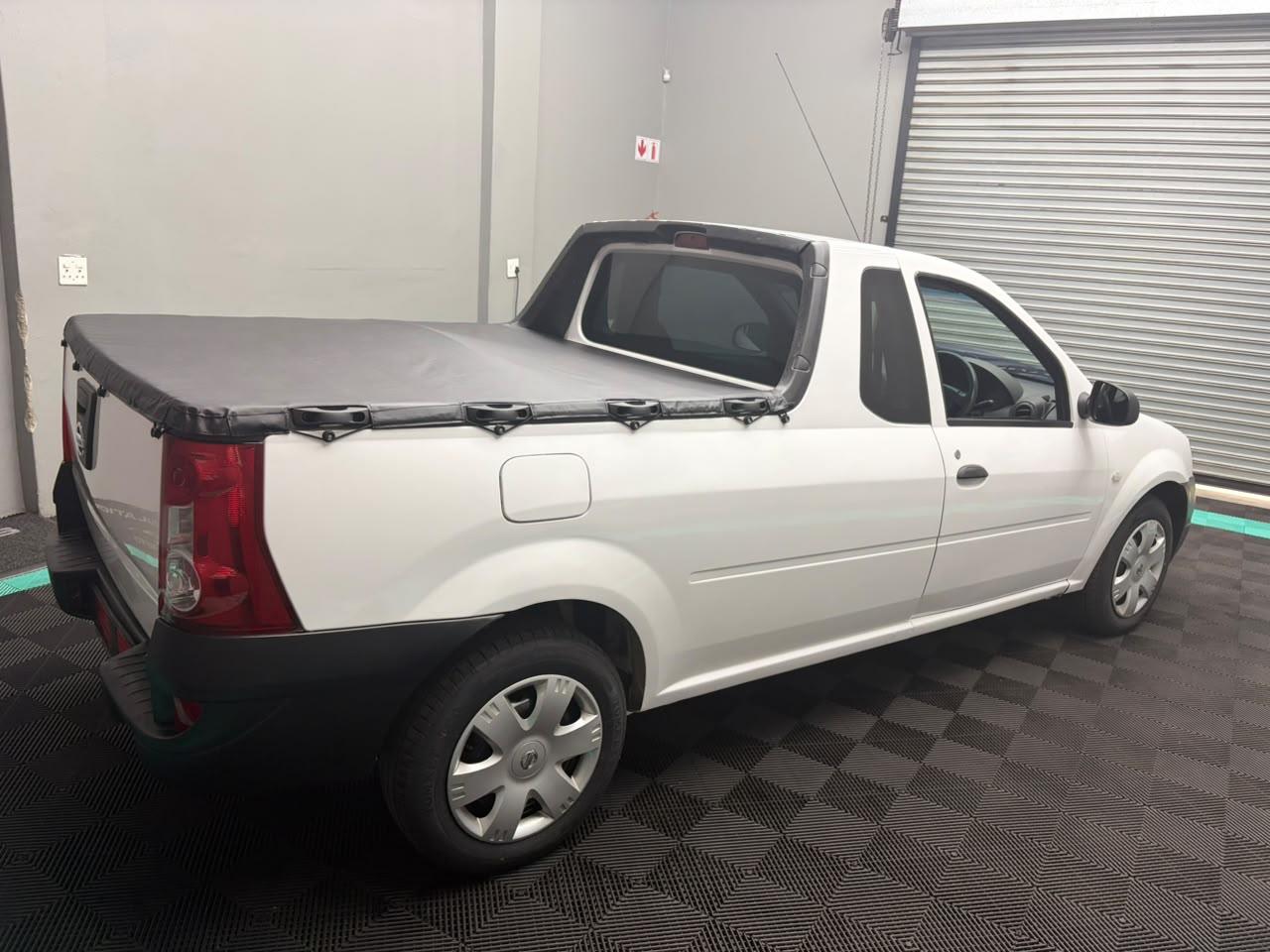 Nissan NP200 1.6i (Aircon) Safety Pack LDC Auto